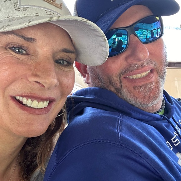 I’m a Southern Lady that believes we can all help each other & look for positive - Picture 5 of 7